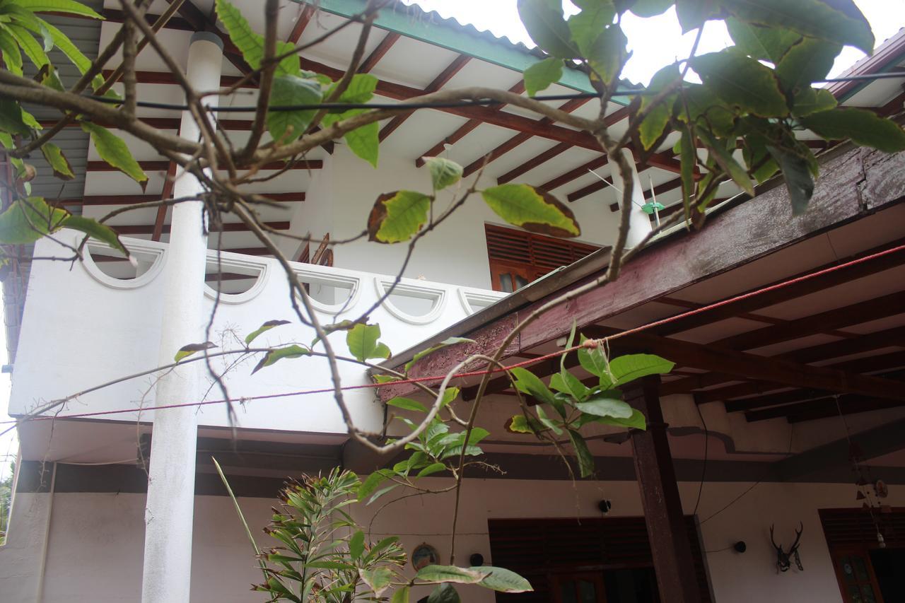 Julie Guest House Tangalle Extérieur photo