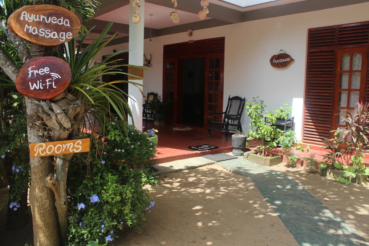 Julie Guest House Tangalle Extérieur photo