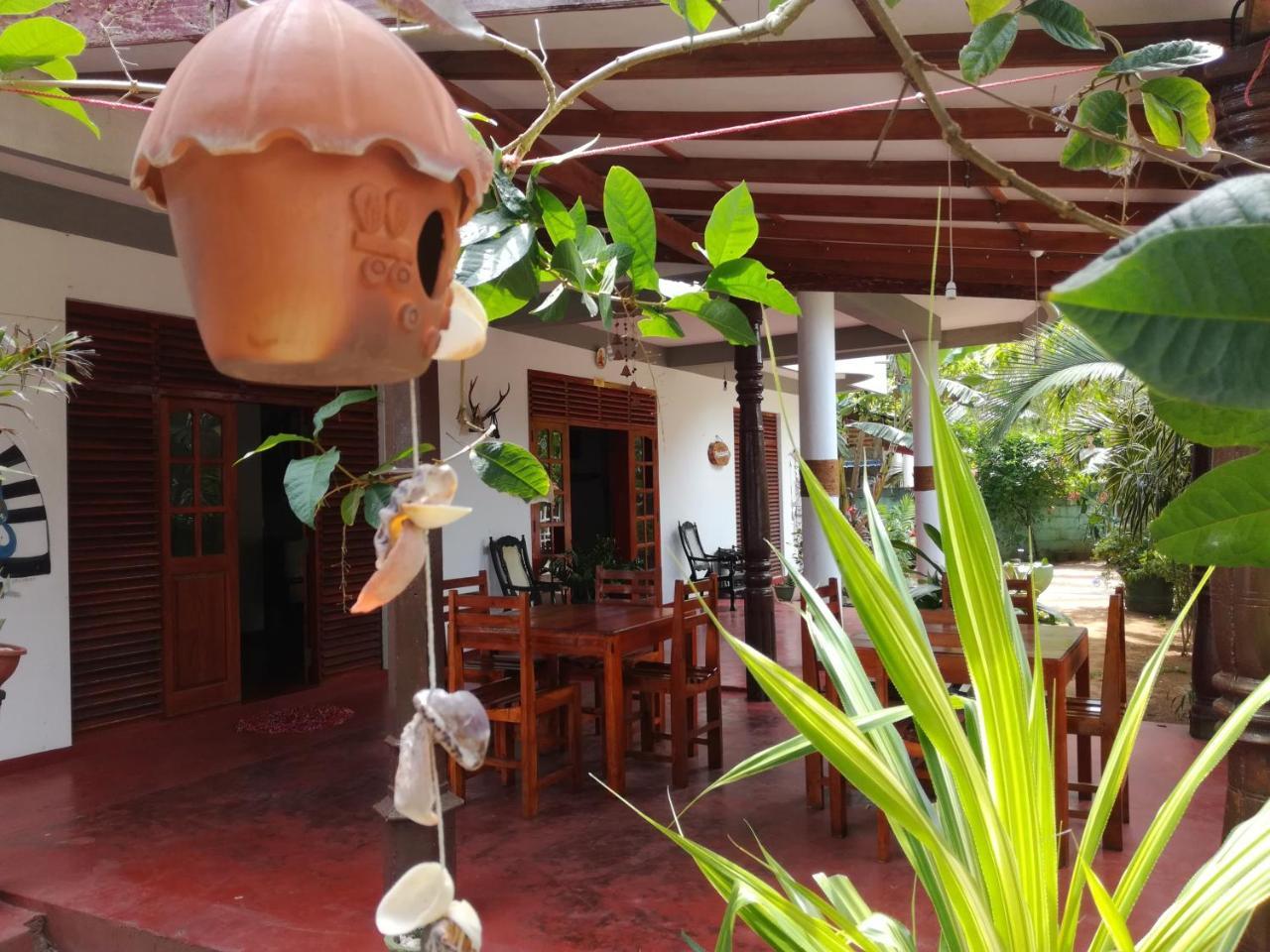 Julie Guest House Tangalle Extérieur photo