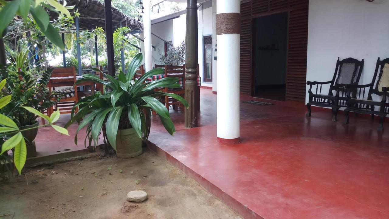 Julie Guest House Tangalle Extérieur photo