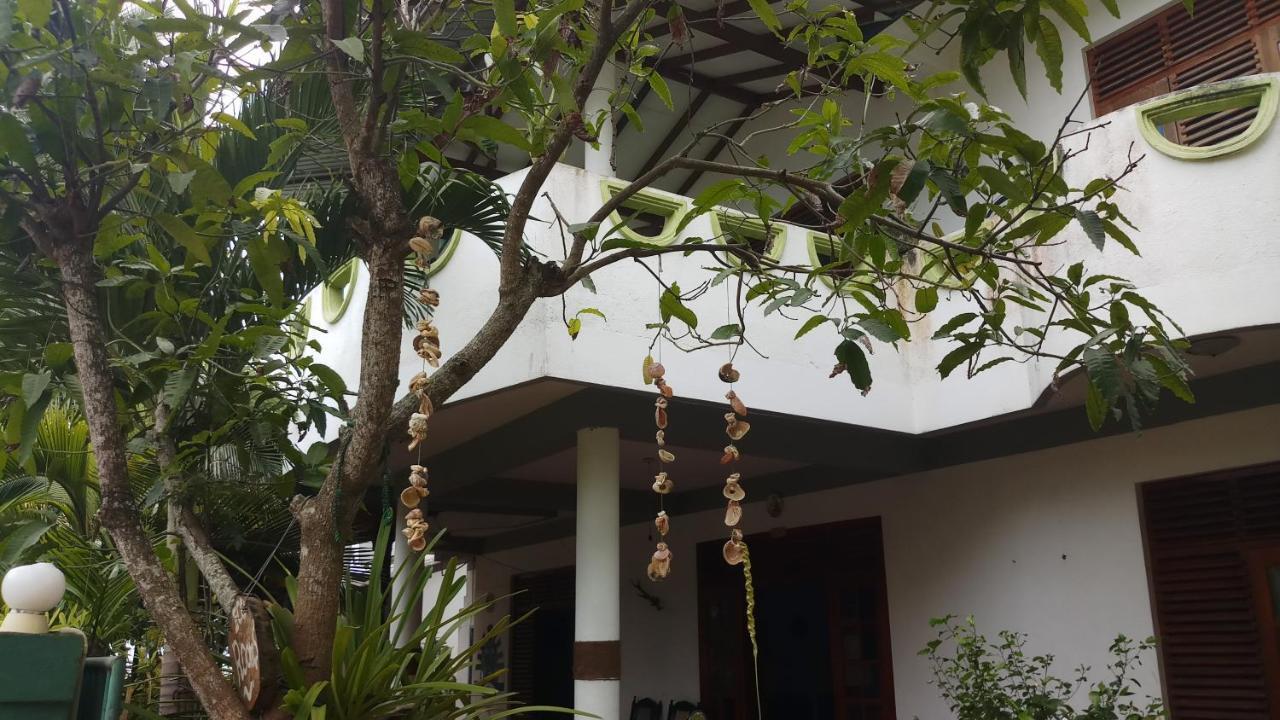 Julie Guest House Tangalle Extérieur photo