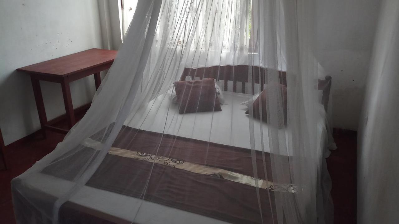 Julie Guest House Tangalle Extérieur photo