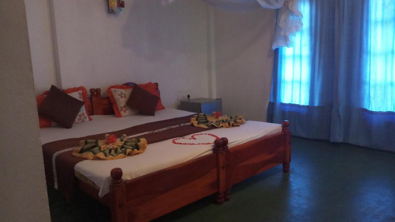 Julie Guest House Tangalle Extérieur photo