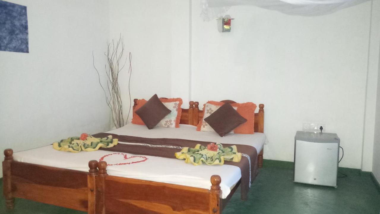 Julie Guest House Tangalle Extérieur photo