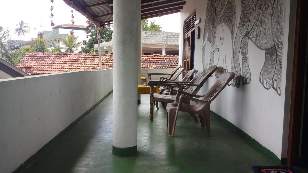 Julie Guest House Tangalle Extérieur photo