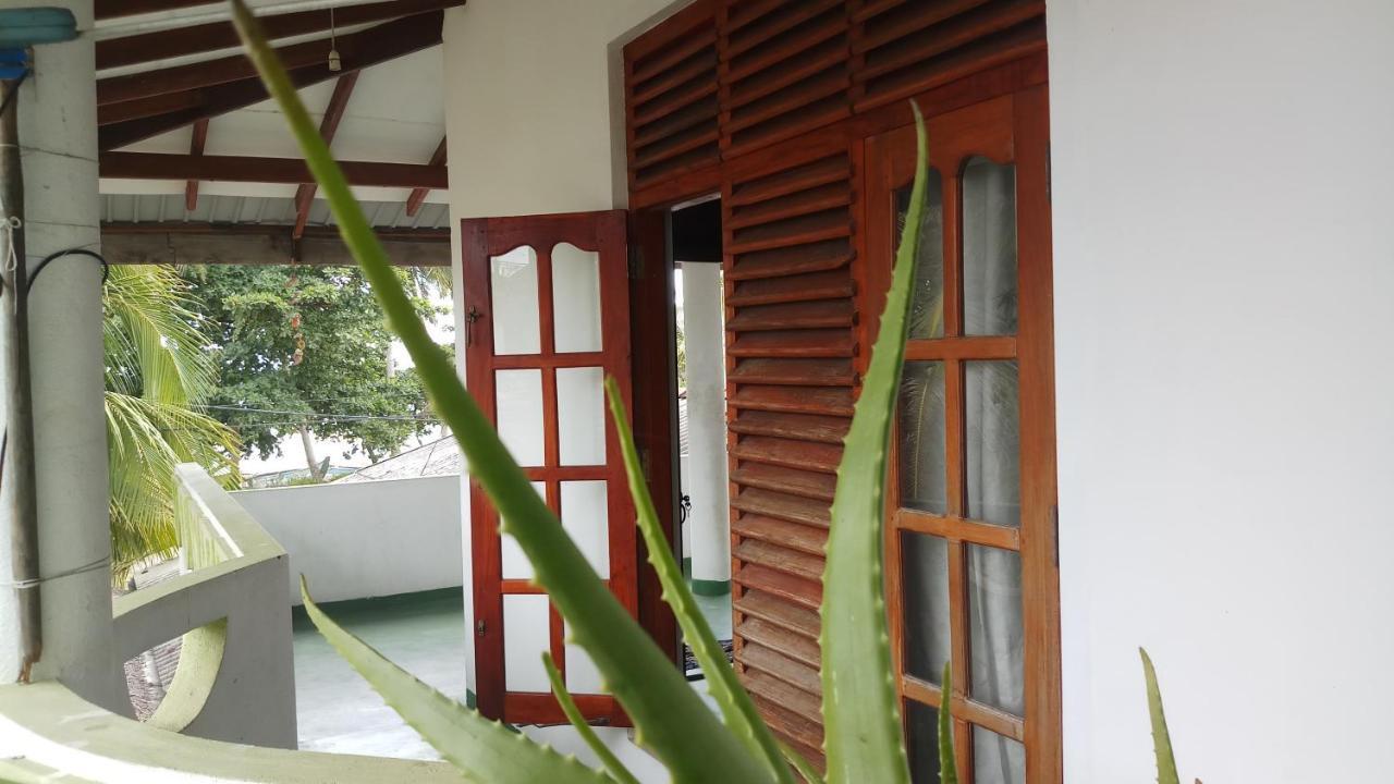 Julie Guest House Tangalle Extérieur photo