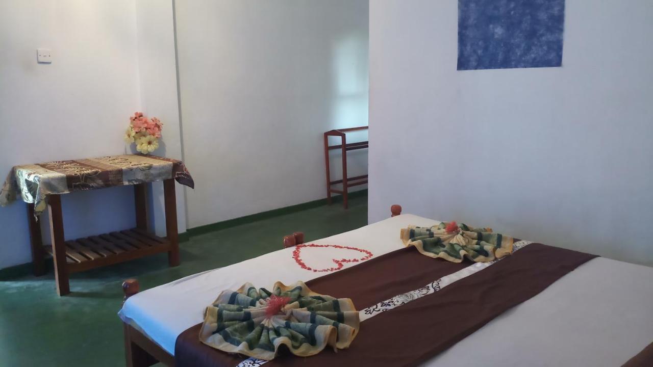 Julie Guest House Tangalle Extérieur photo