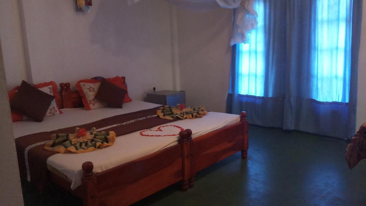 Julie Guest House Tangalle Extérieur photo