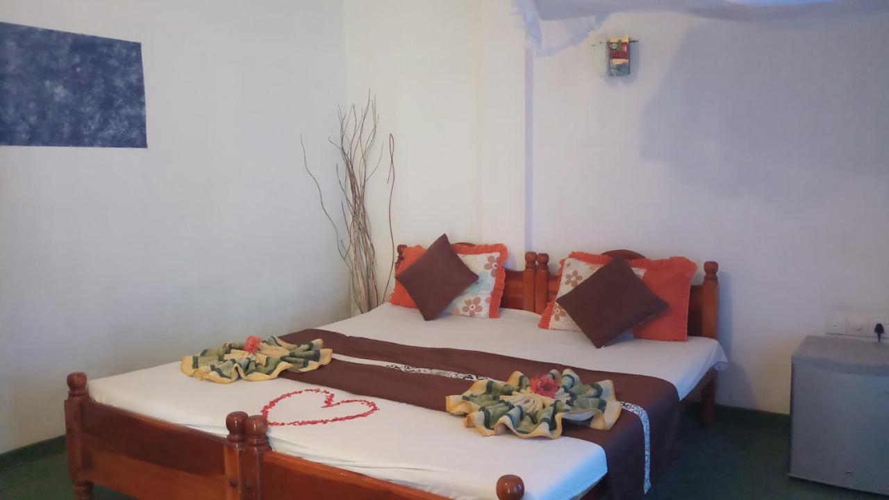 Julie Guest House Tangalle Extérieur photo