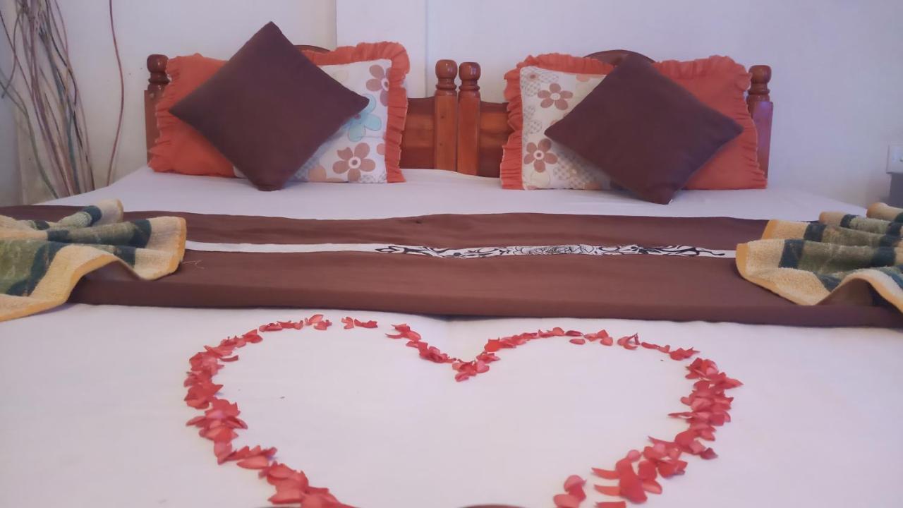 Julie Guest House Tangalle Extérieur photo